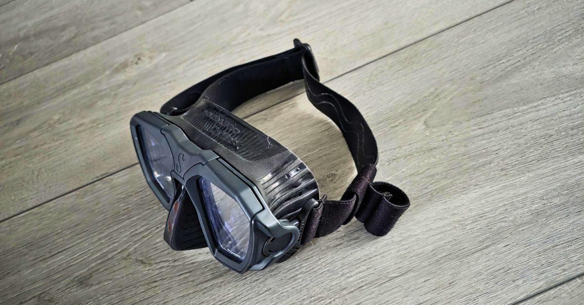 Close up of snorkel holder for SCUBAPRO D-Mask showing wear from years of use. For article titled SCUBAPRO D-Mask Review