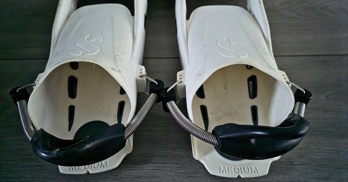Close up of SCUBAPRO Seawing Supernova foot pockets showing wear from years of use. For article titled SCUBAPRO Seawing Supernova Review